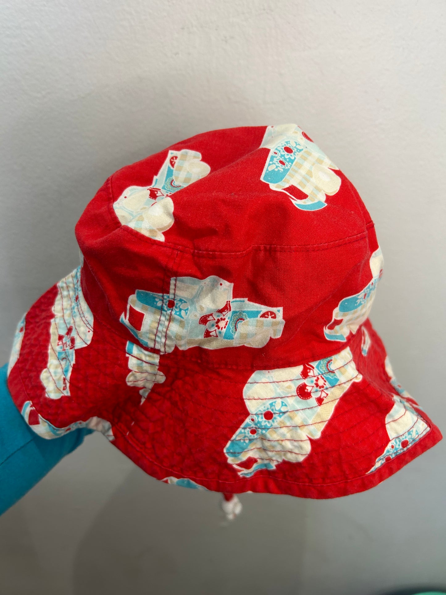 Puffingear red trucks hat 2-5y