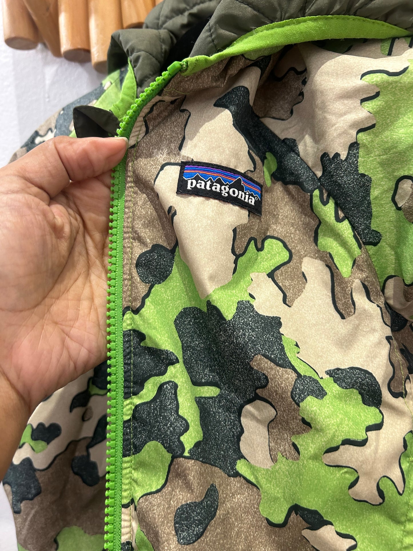 Patagonia reversible jacket olive 12-18m