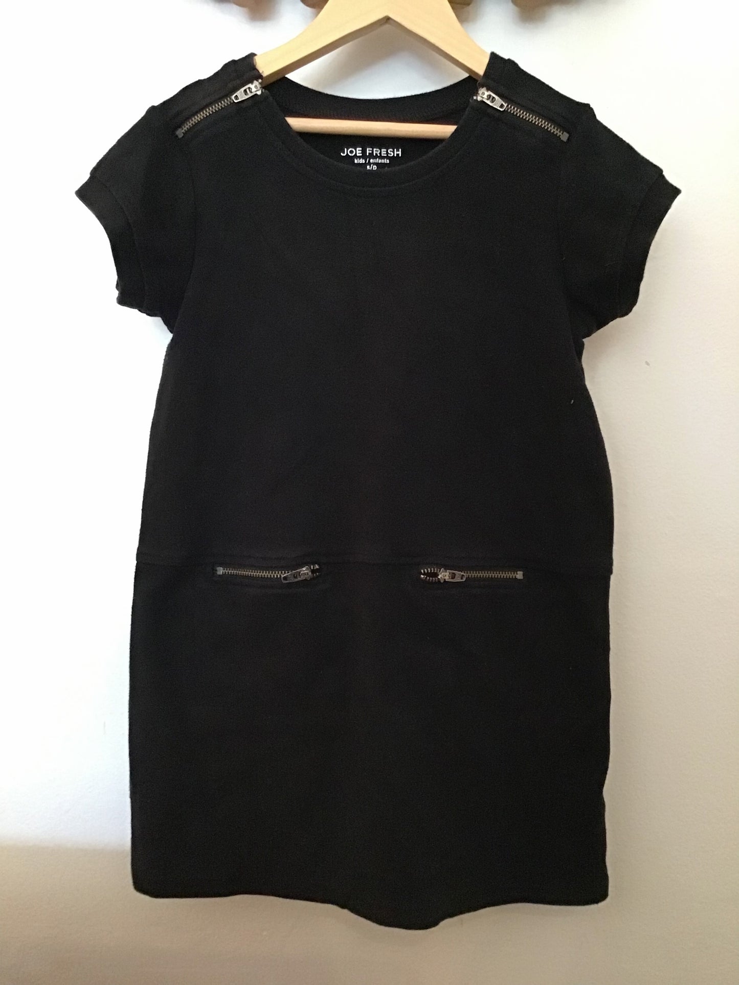 Black zipper dress 6-7y