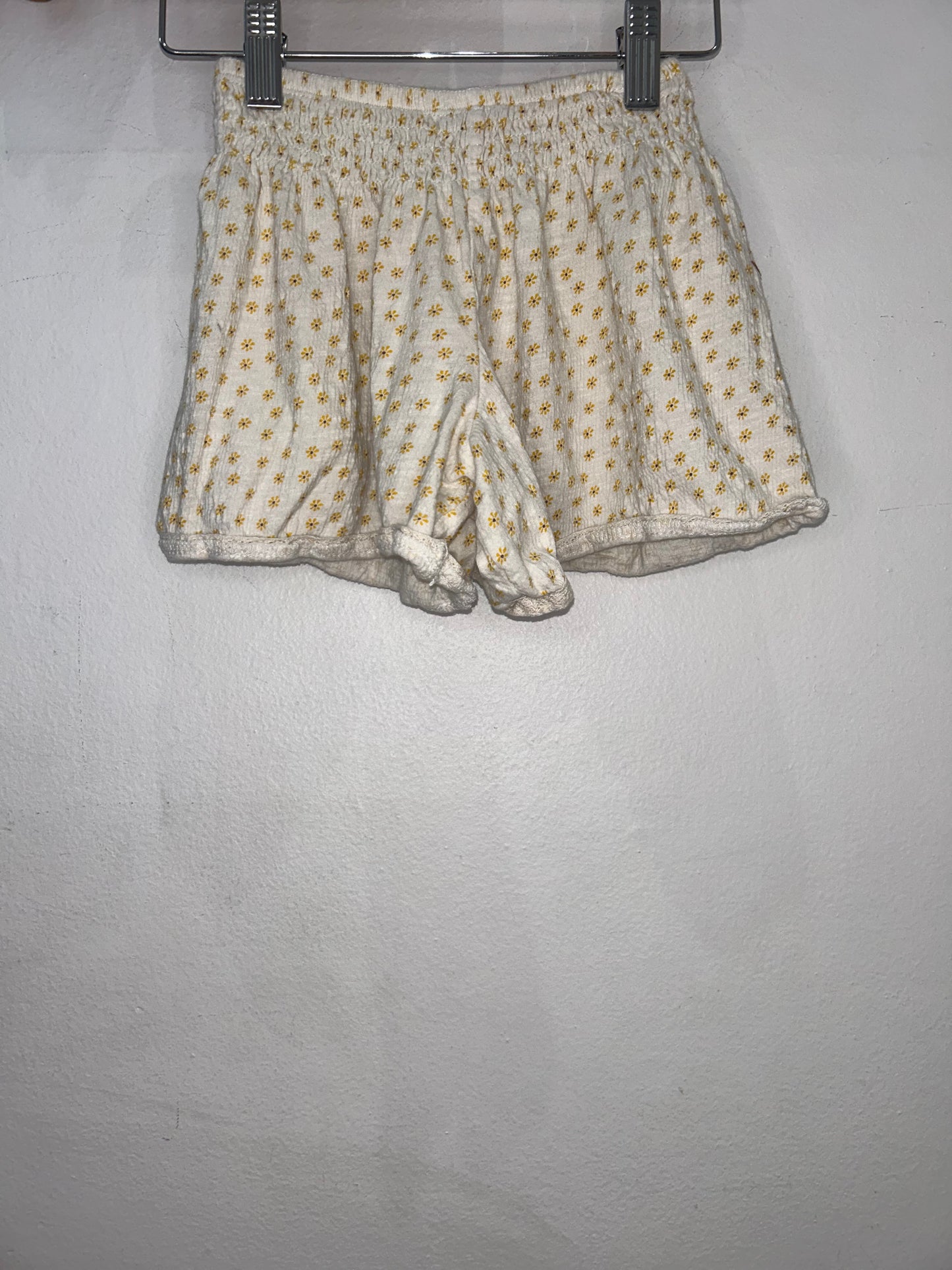 Little yellow flowers set 6y