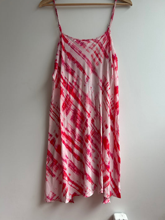 Pink pattern slip dress M