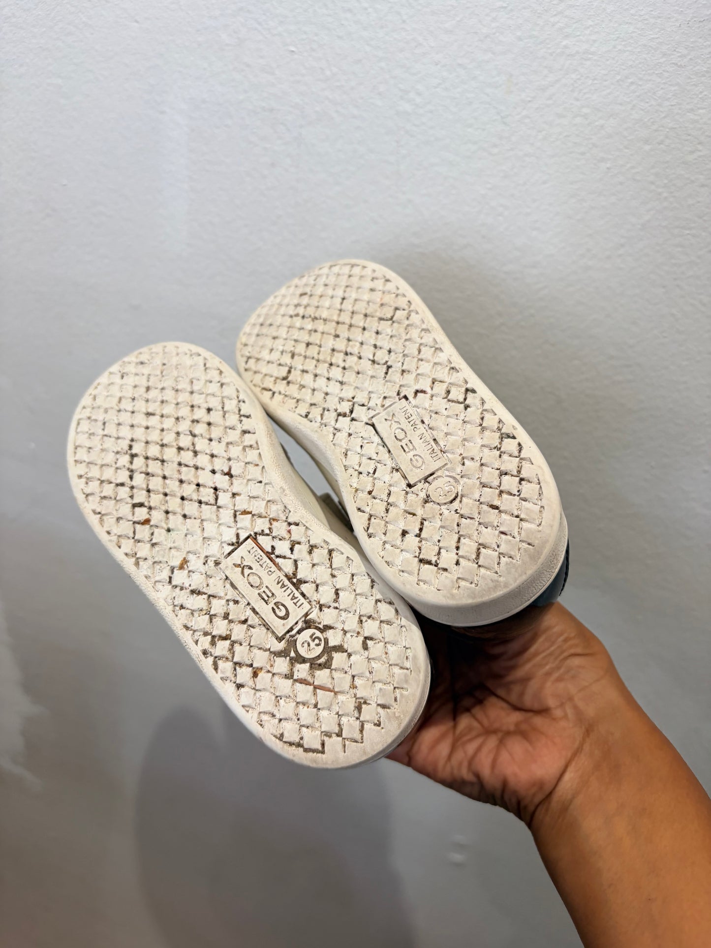 C7.5 Geox white sneakers
