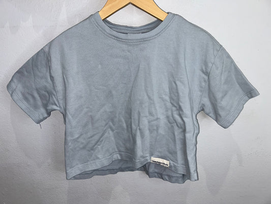 Light blue short sleeve pullover 6-7y