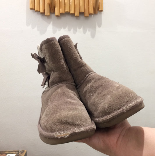 C13 brown Uggs koolaburra