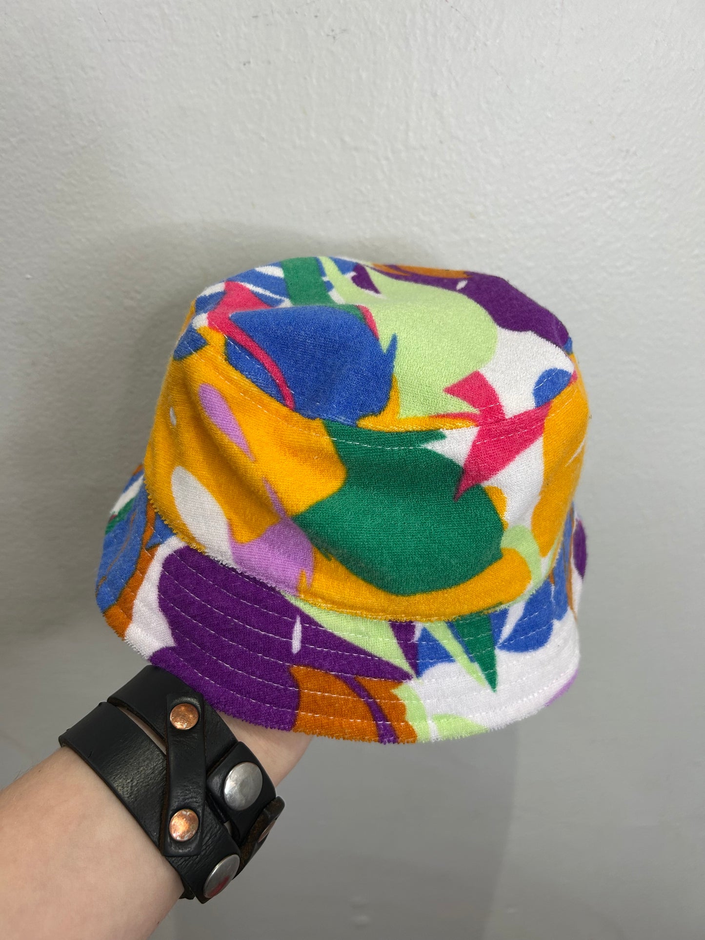 Colourful terry hat 4-7y