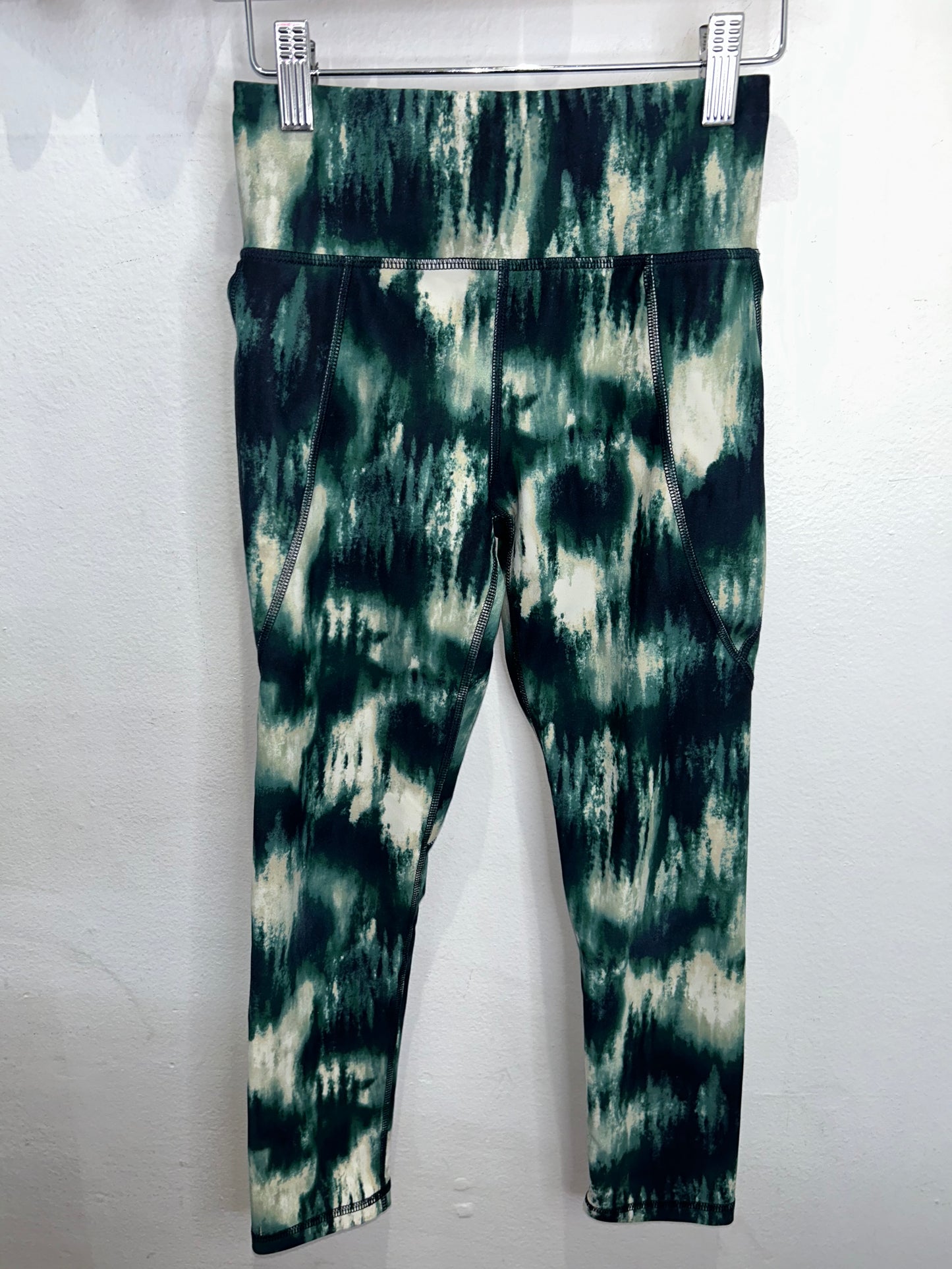 Green pattern activewear set 8y