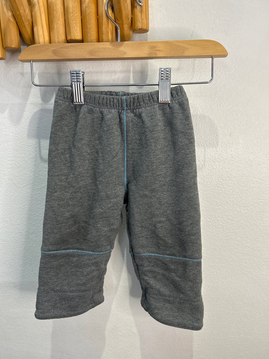 Kangaroo bum pants 6m