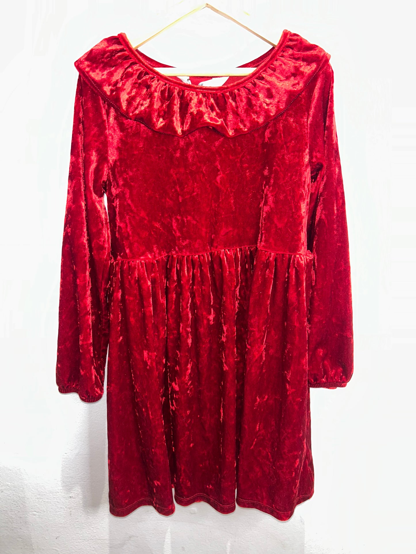 Red velvet collared dress 6-8y