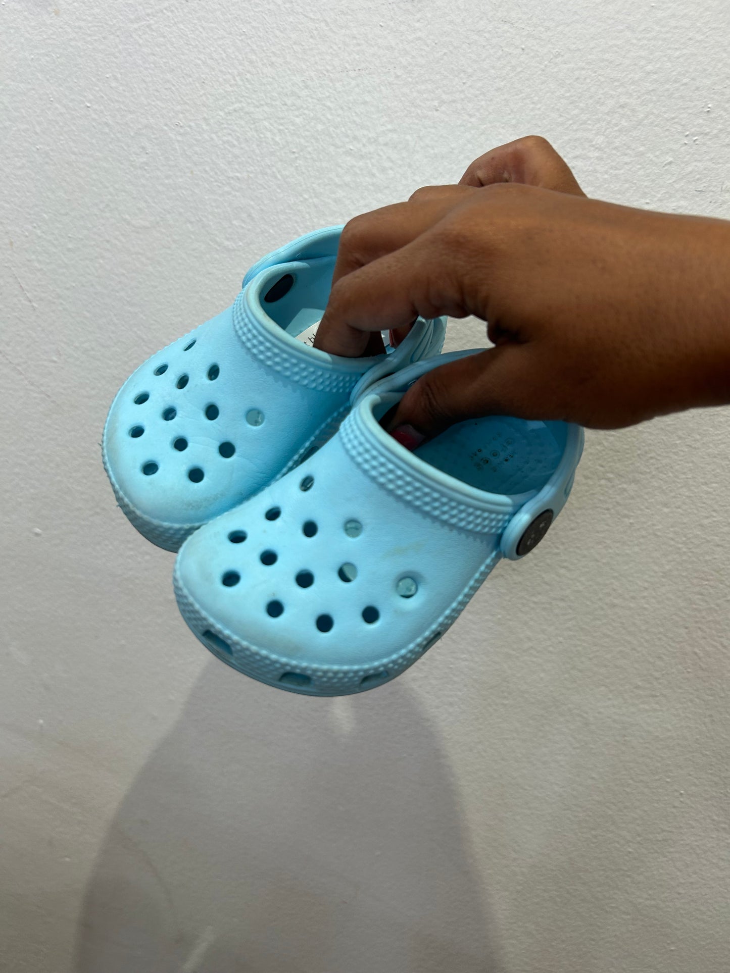 C5 light blue Crocs
