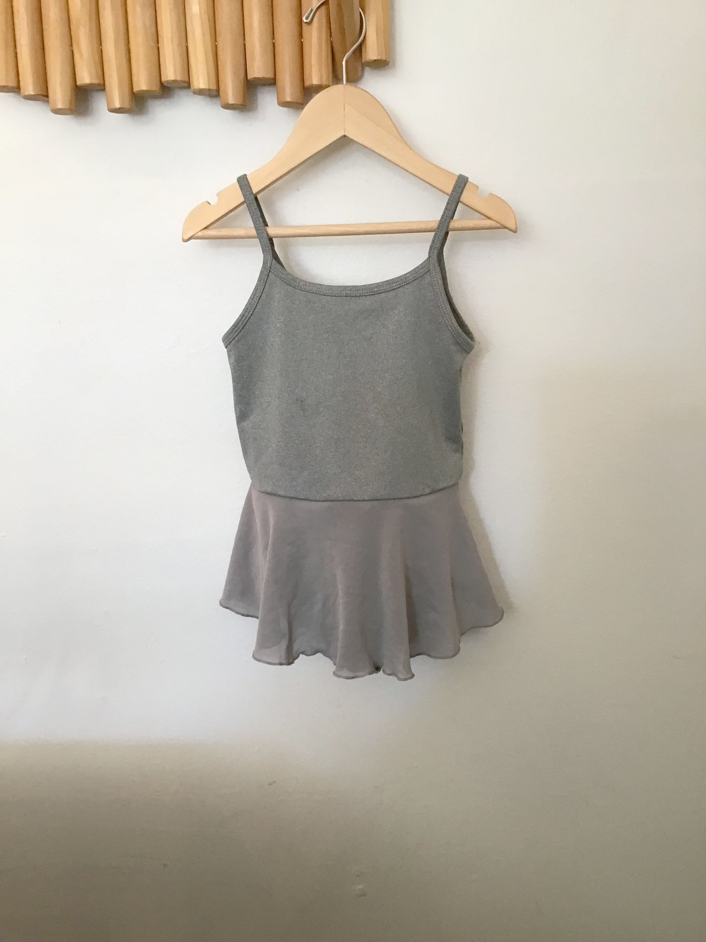 Grey leotard 4y