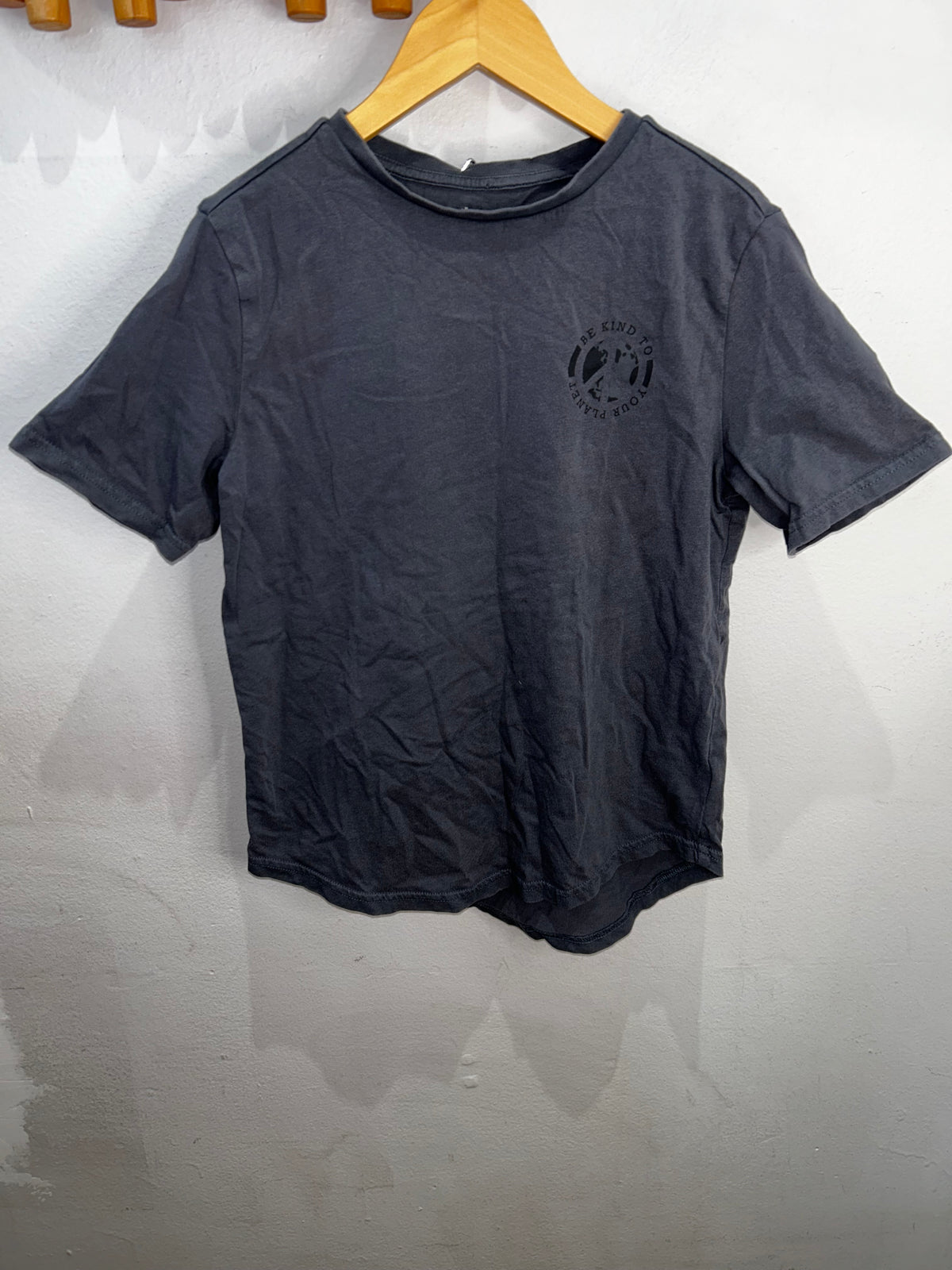 Be Kind to your planet tee 8-10y
