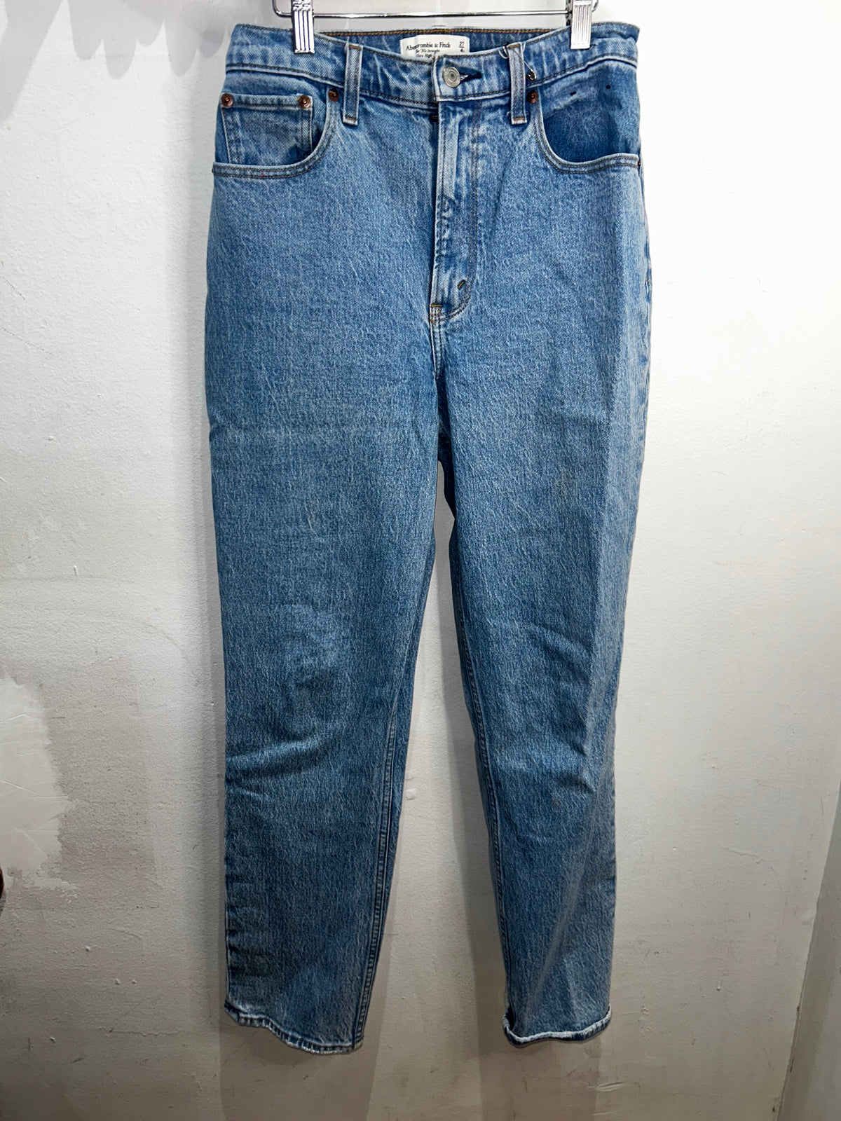 Light blue jeans 90s straight high rise- waist 27 4R