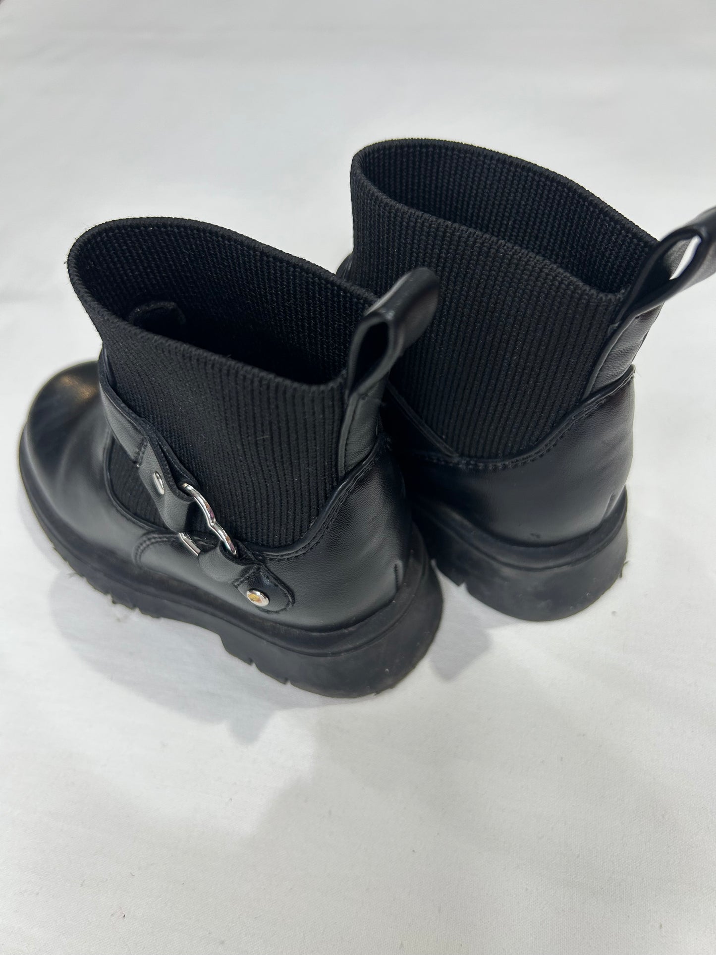 C6 black fall boots
