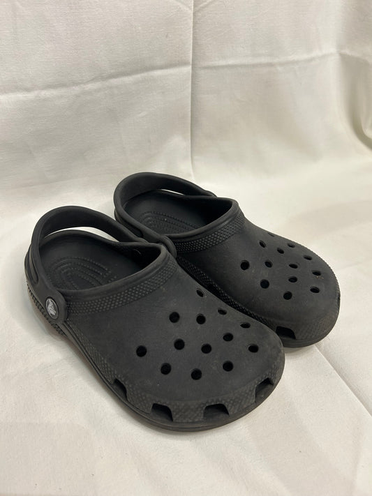 Y2 black Crocs B