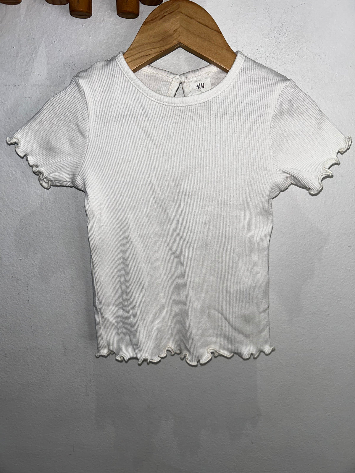 Frilly ribbed white tee 12-18m