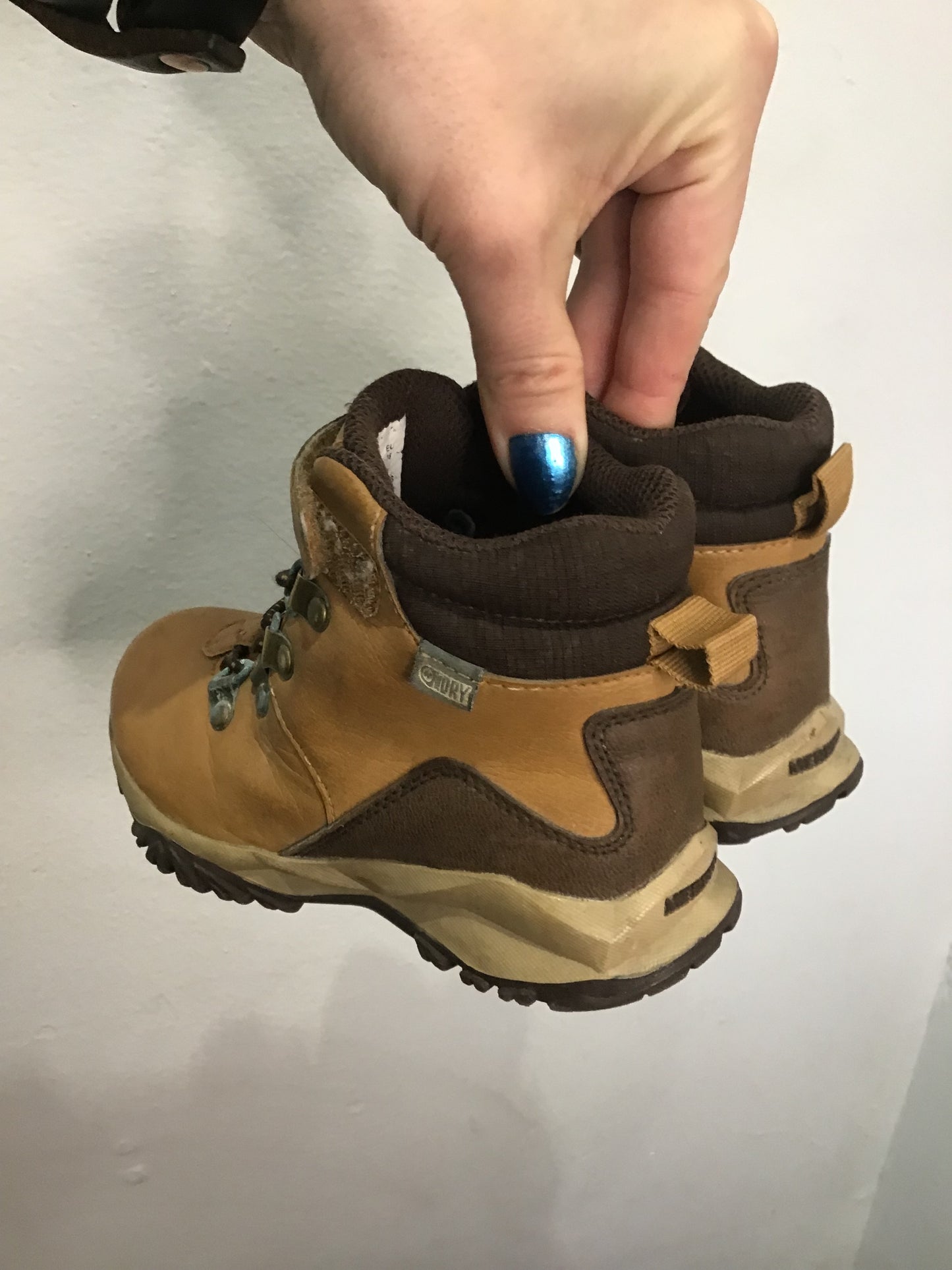 C10 Merrell brown boots