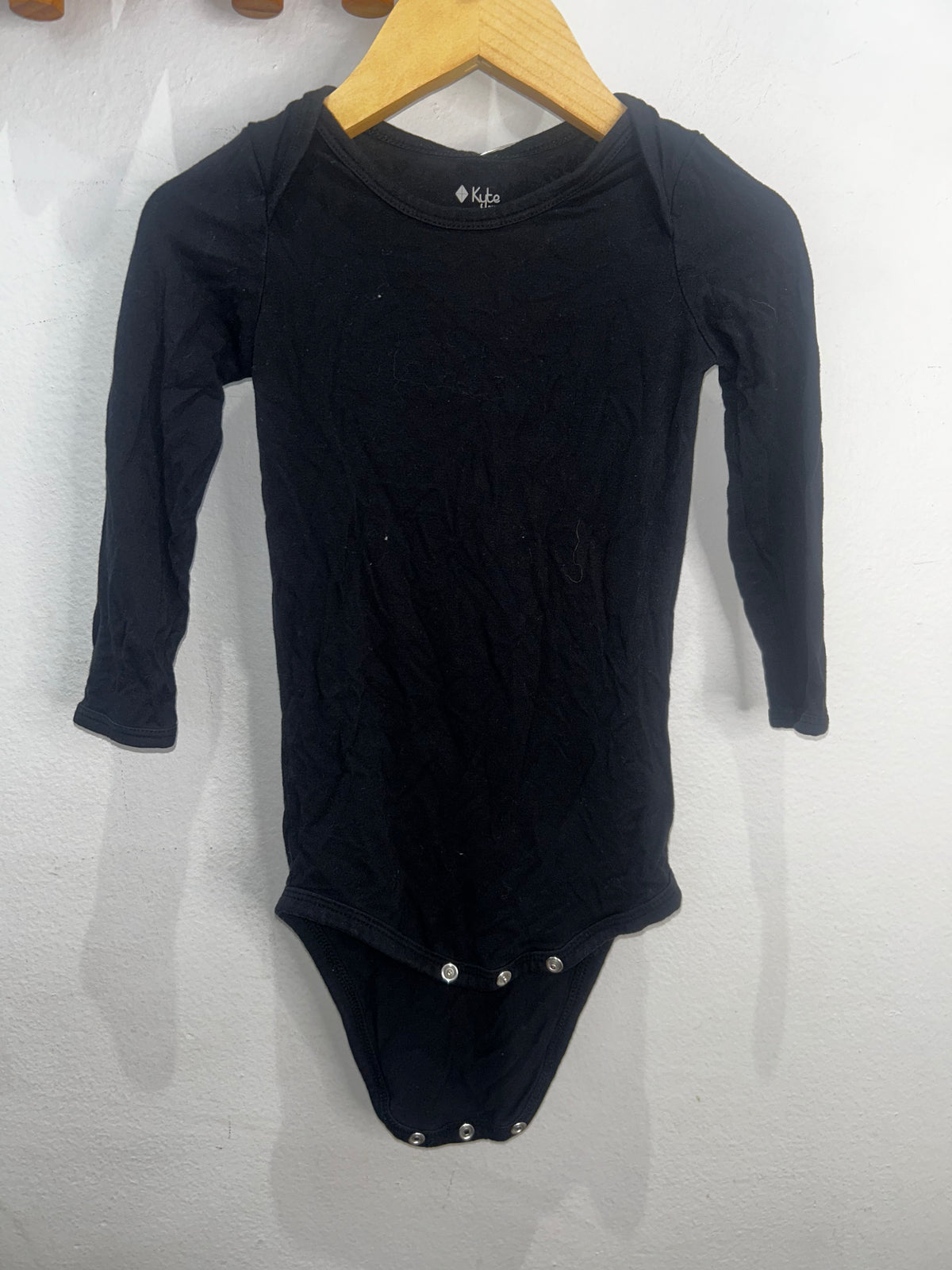 Kyte black onesie 18-24m