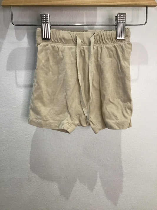 Beige cotton shorts 6-9m