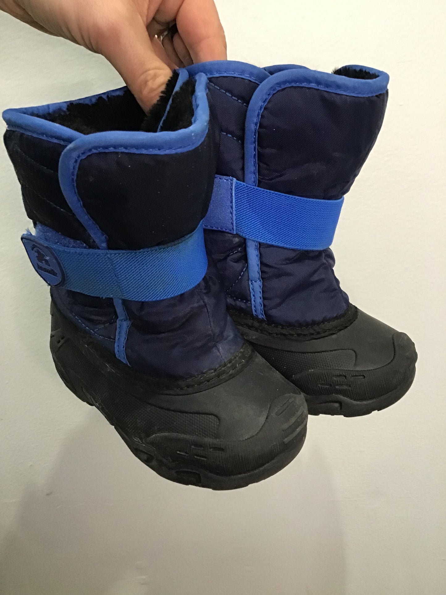 C9 Kamik blue snow boots