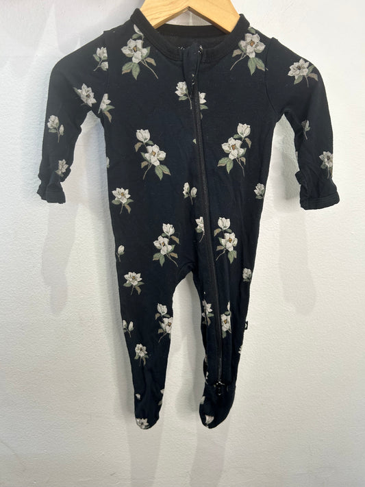 Kyte black floral sleeper 0-3m