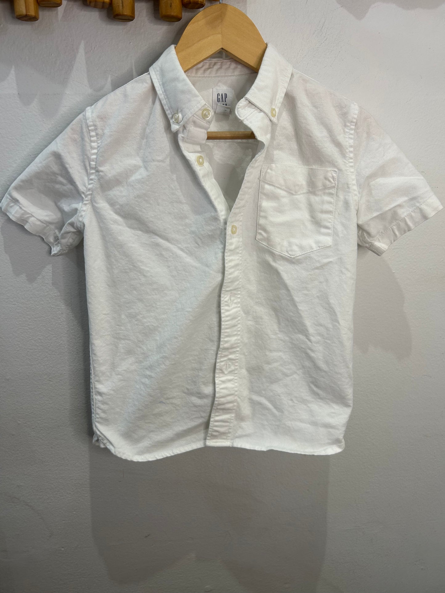 White short sleeve shirt 4-5y