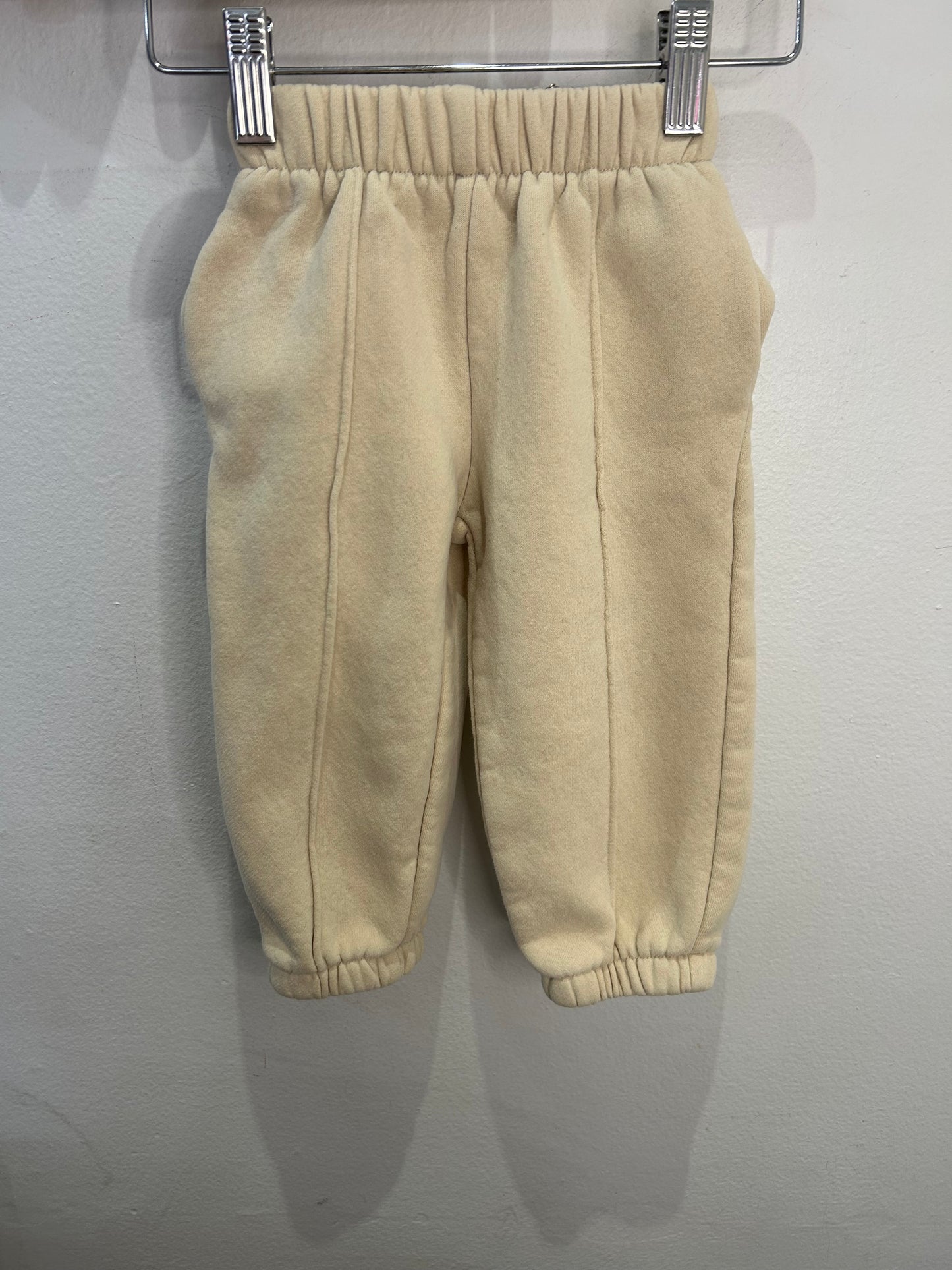Beige joggers 12m