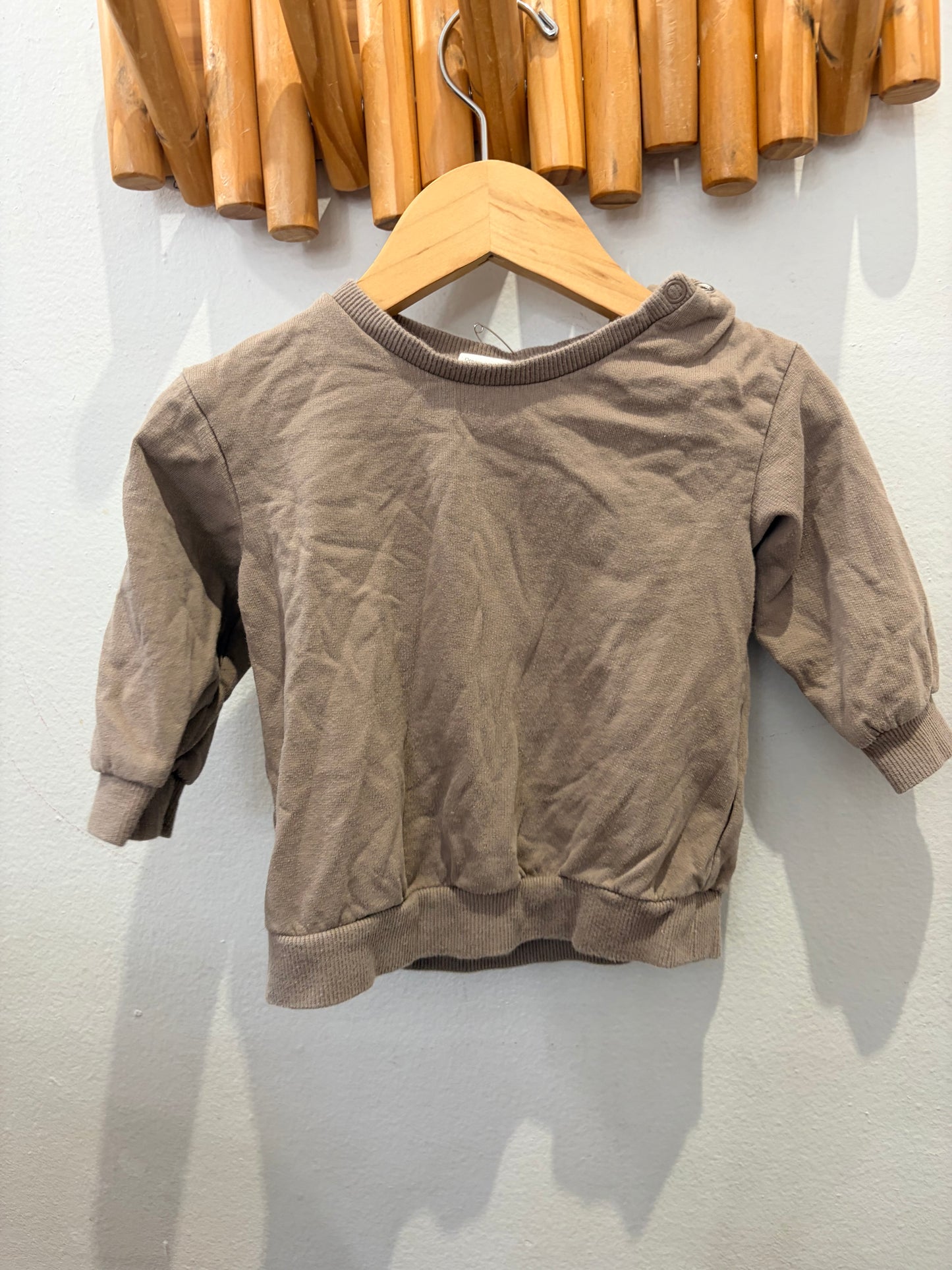 Taupe pullover 4-6