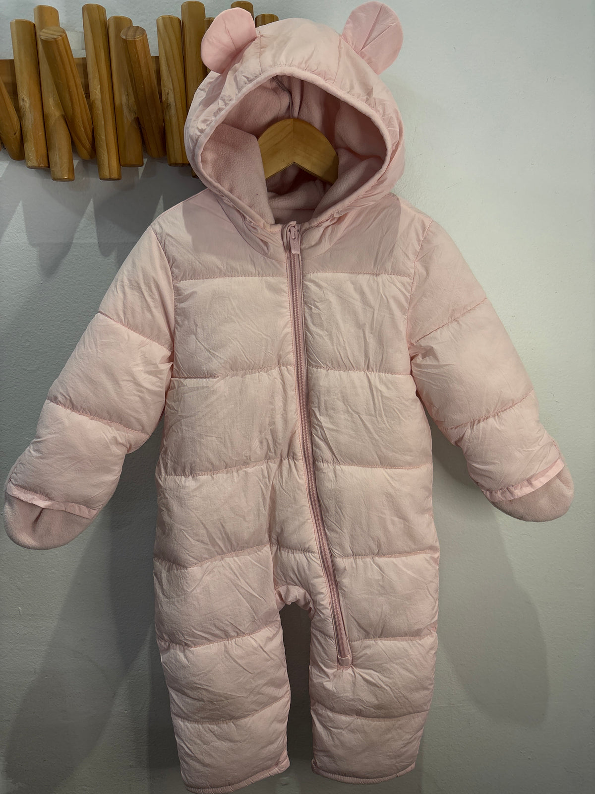 Light pink midweight puffer snowsuitt 18-24m