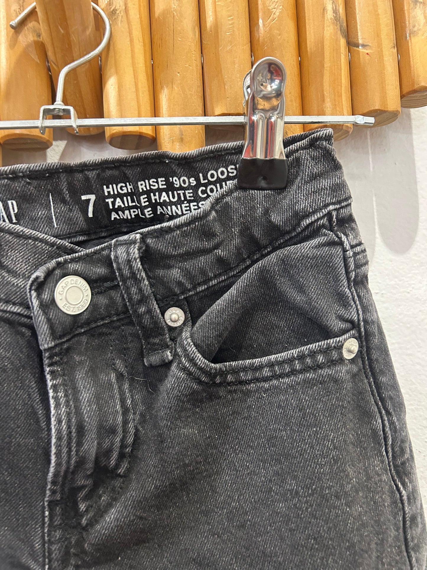 Black 90s hi-rise loose jeans 7y