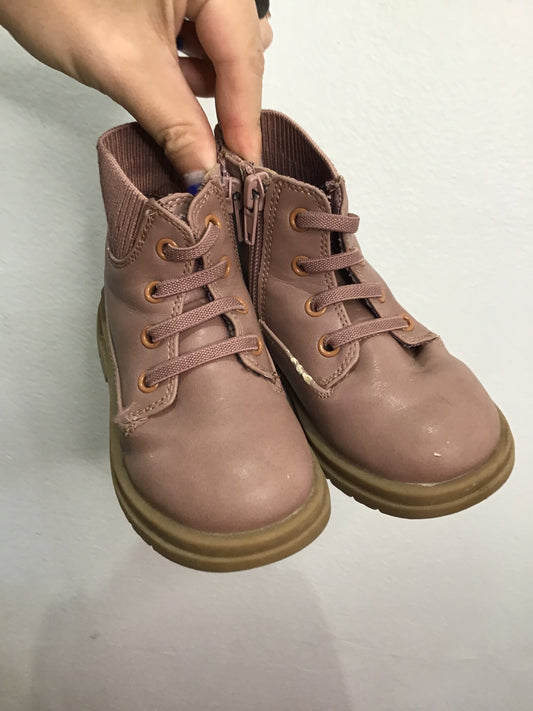 C8 Open Edit fall boots