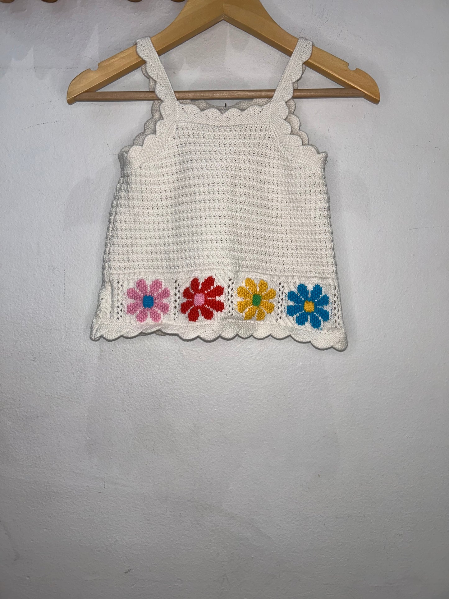 White crochet tanktop 4y