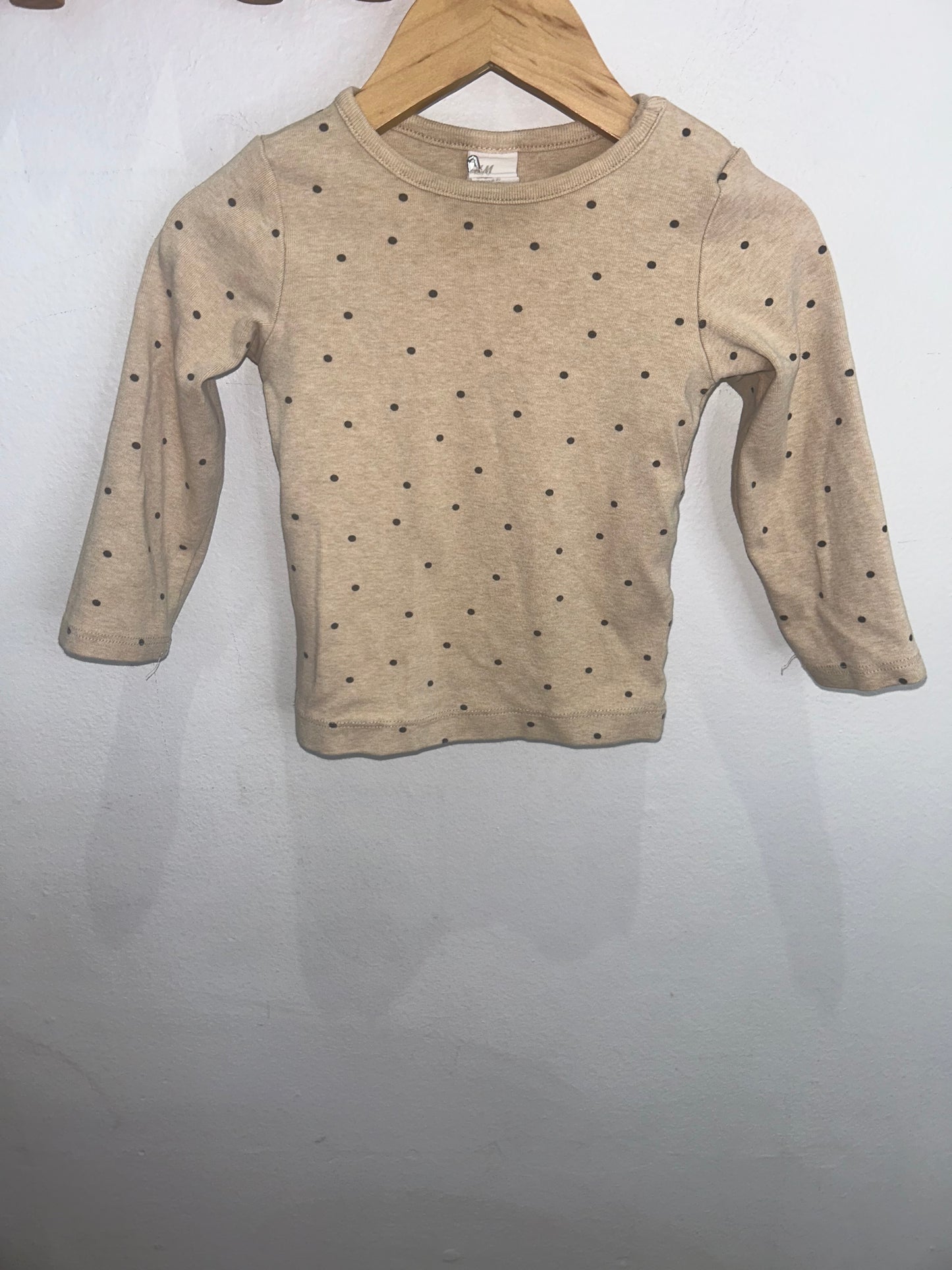 Beige dots longsleeve 6-9m