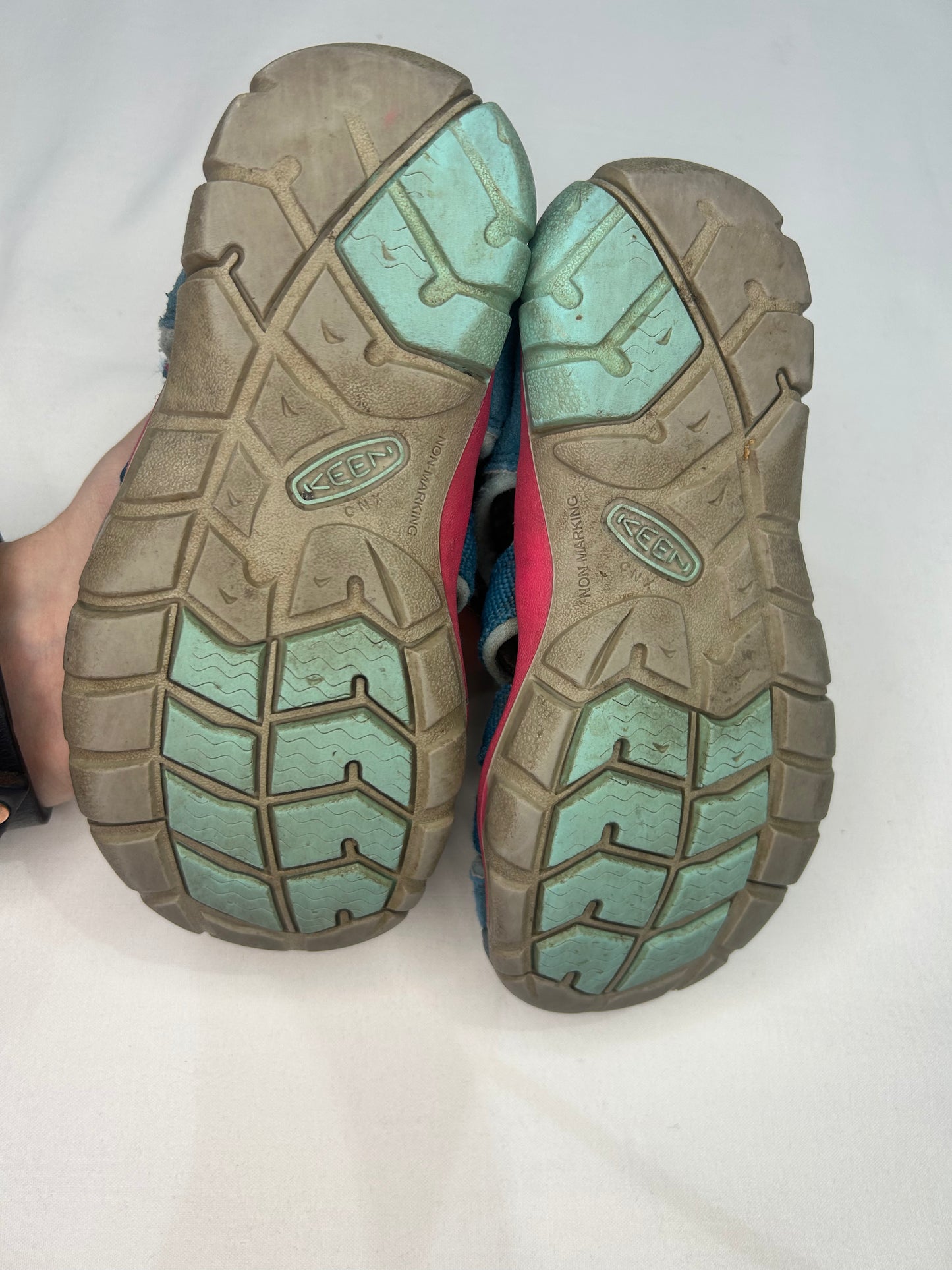 C11 teal Keens*