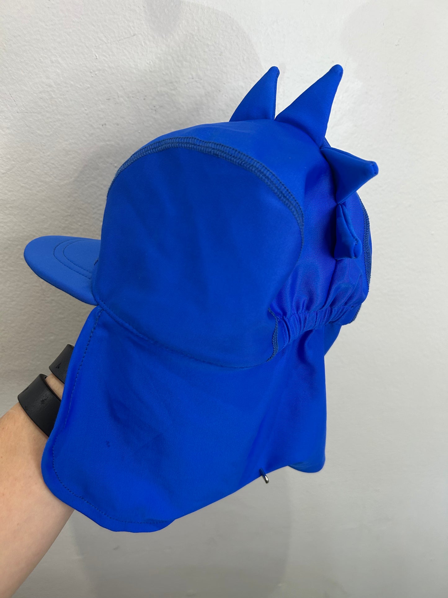 Bright blue swimfriendly hat 12-24m