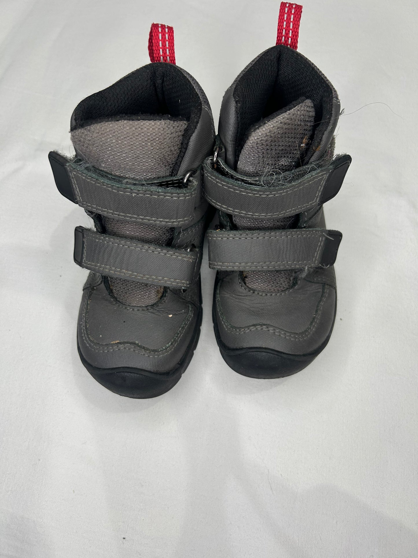 C8 grey Keens hiking books