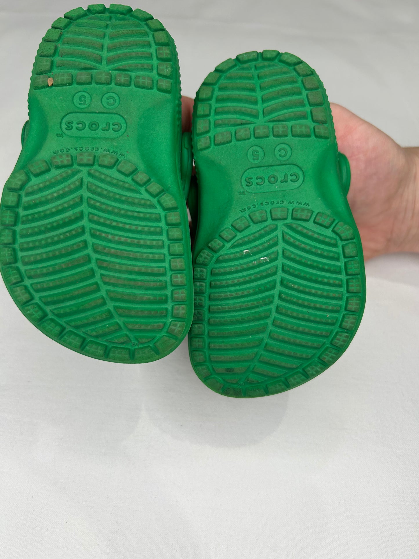 C5 green Crocs