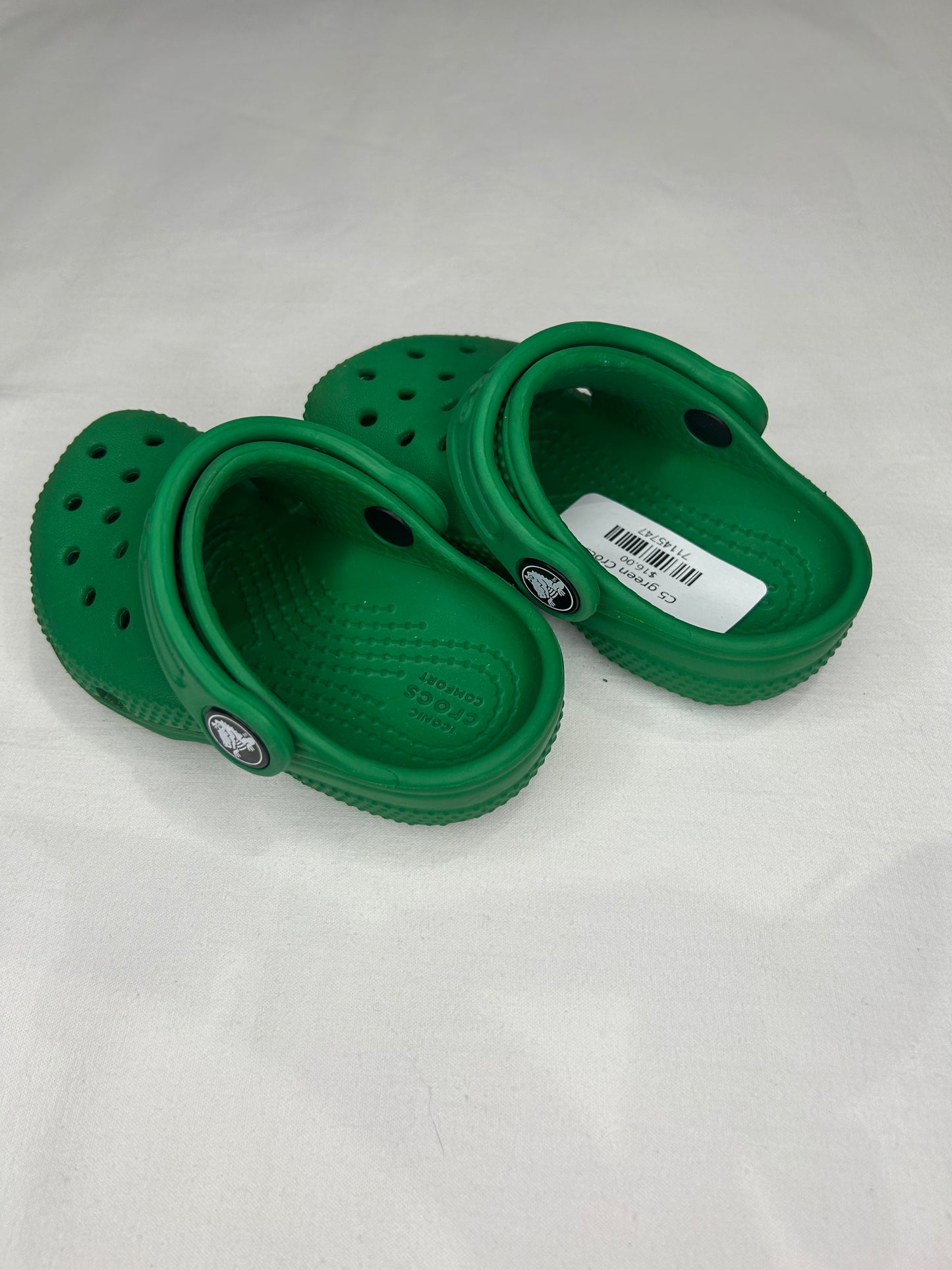 C5 green Crocs