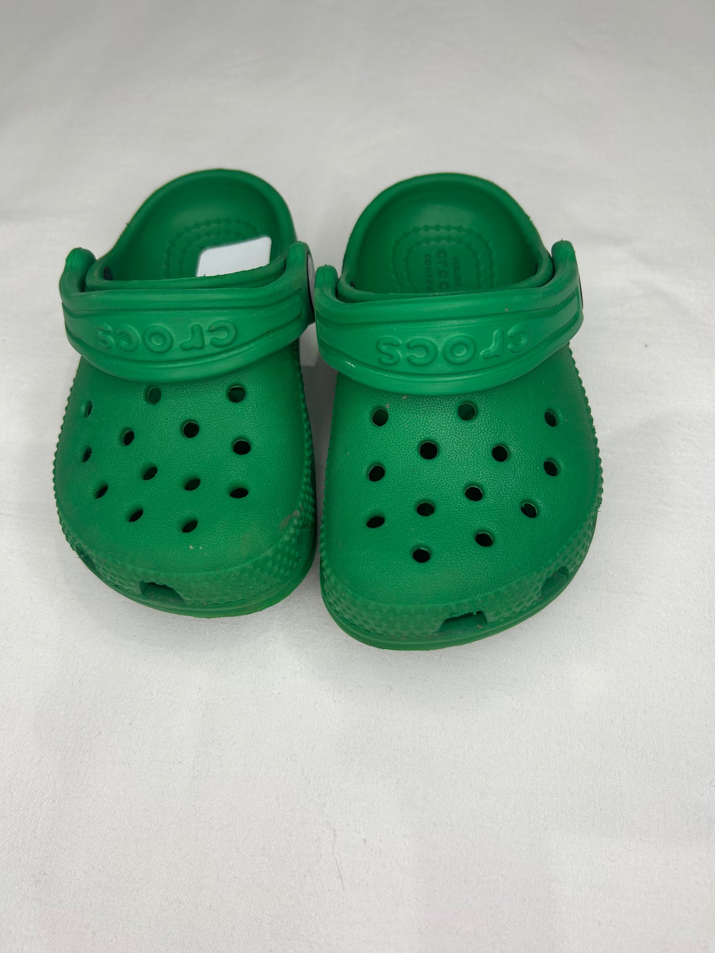 C5 green Crocs