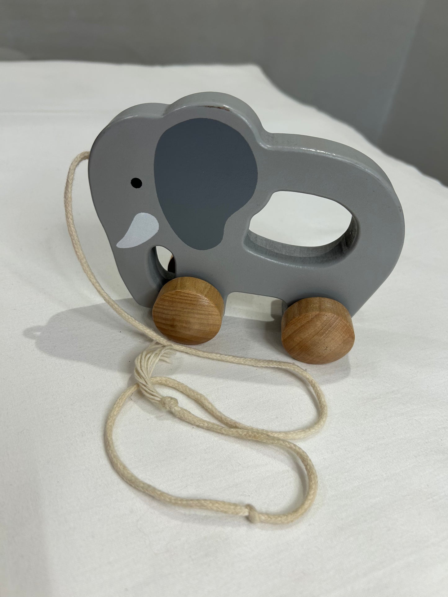 Hape pull-along elephant B