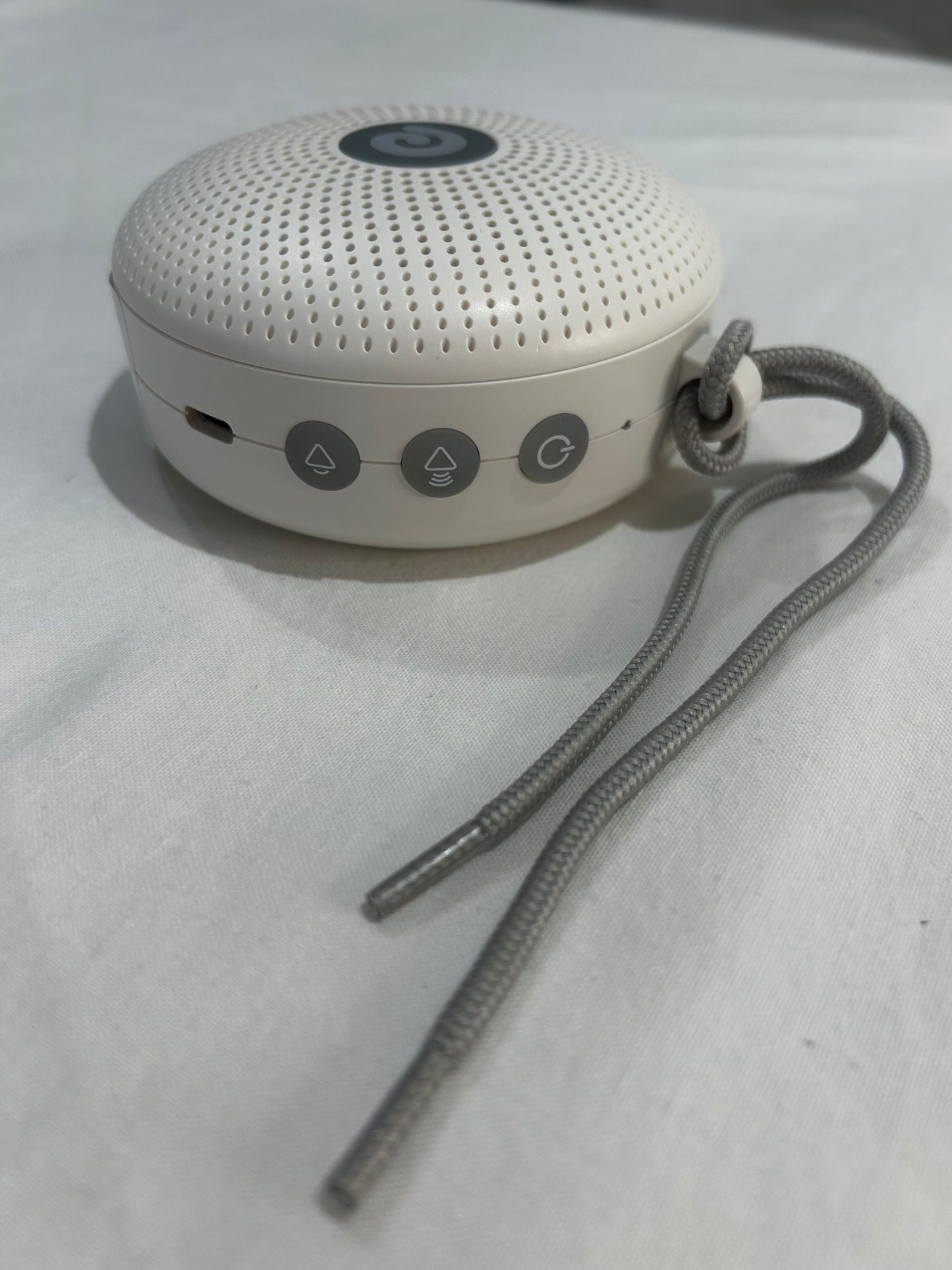 Dream egg portable sound machine