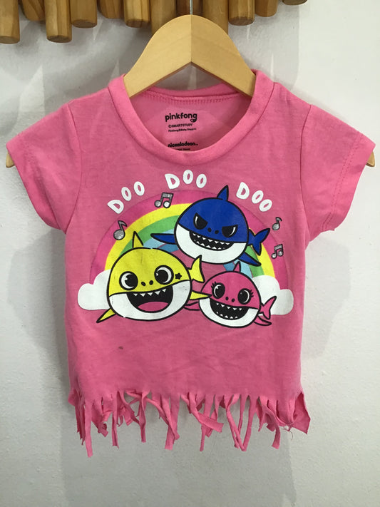 Tee baby shark fringe 2y