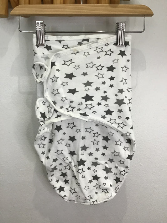 Swaddle- grey stars 0-3m