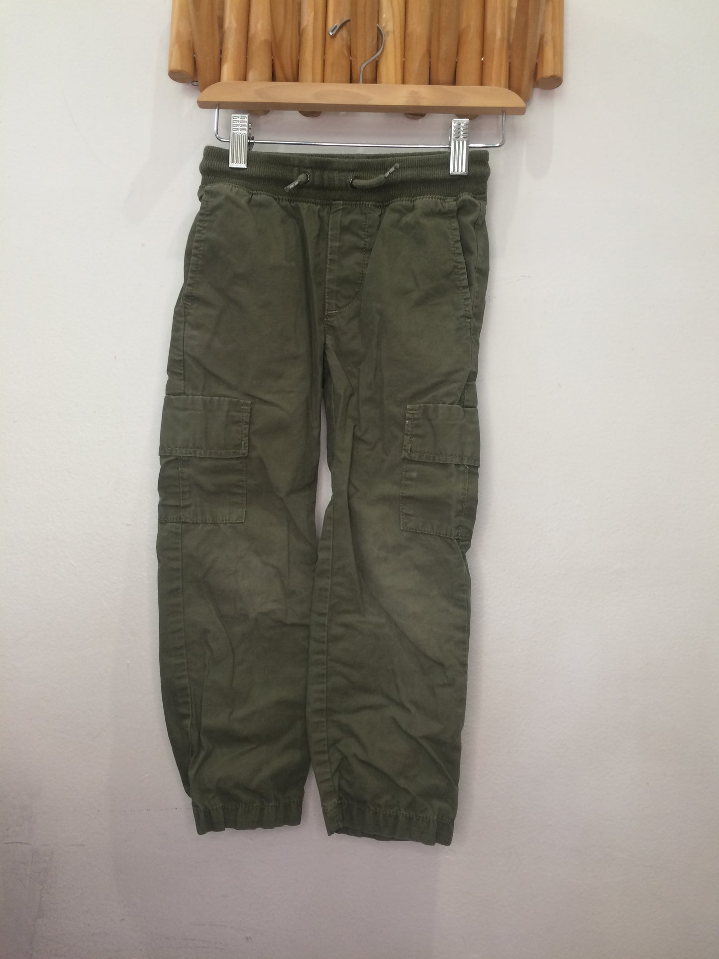 Olive cargo pants 4-5y