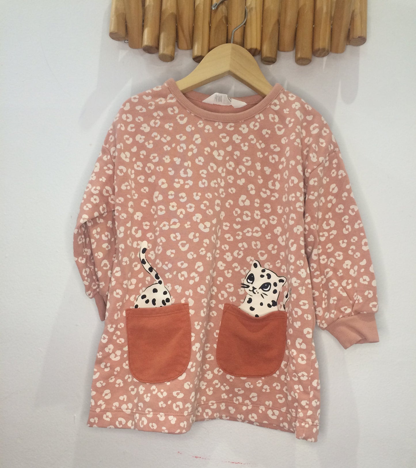 Pink jaguar long pullover 3-4y