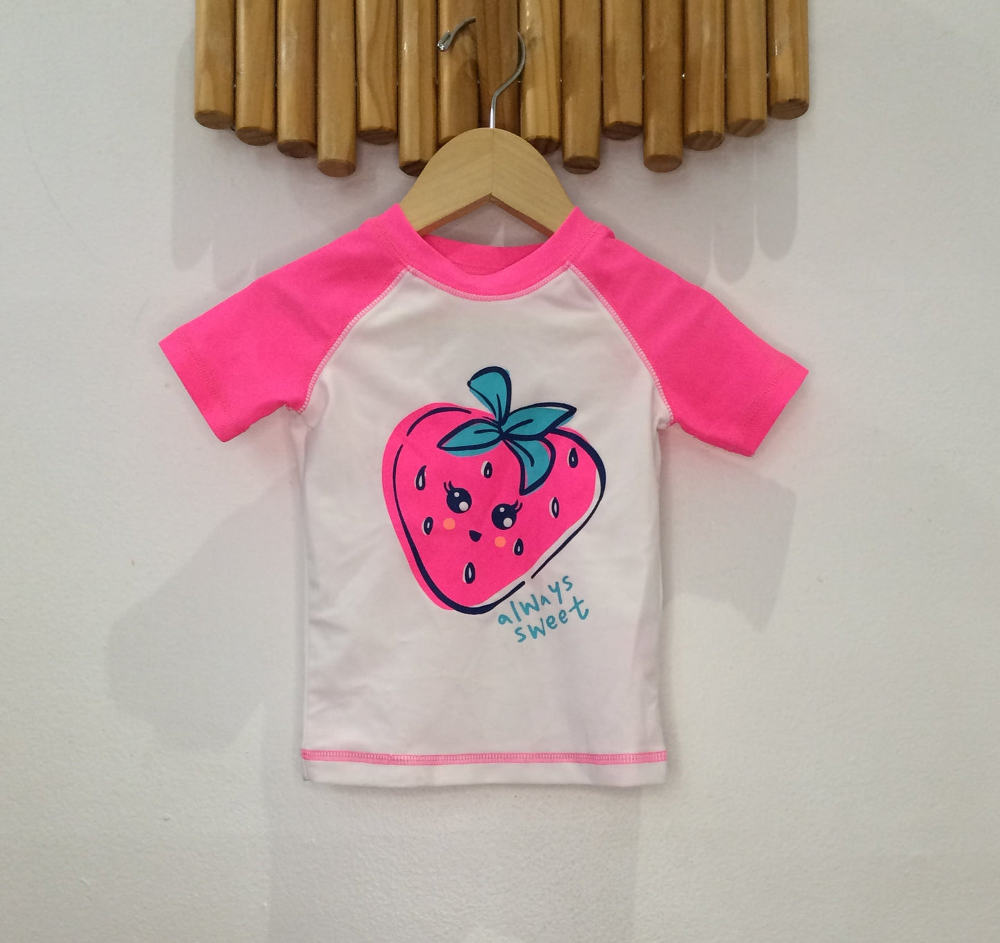 Strawberry rashguard 2y