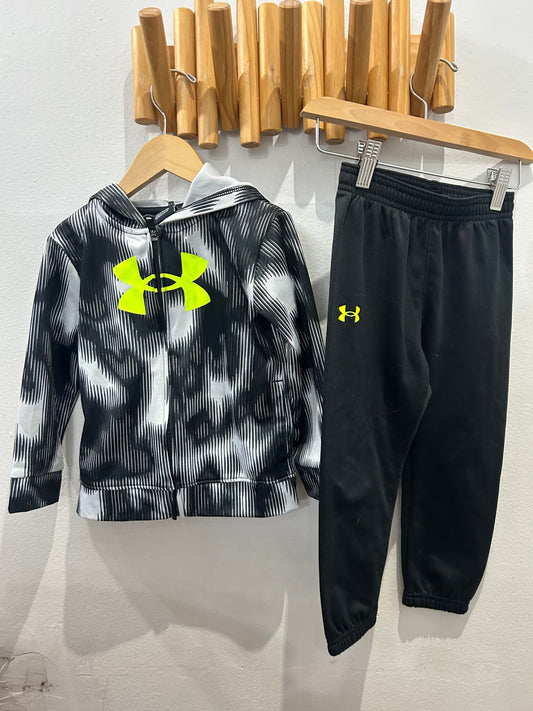 Set- black print tracksuit 3y