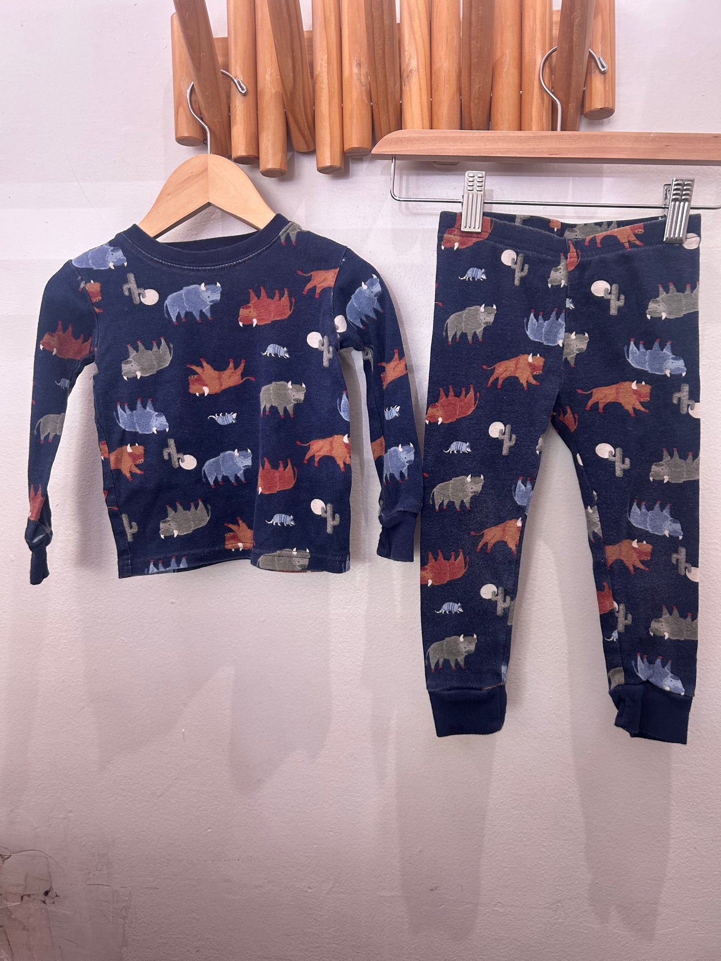 Biso pyjamas 2y