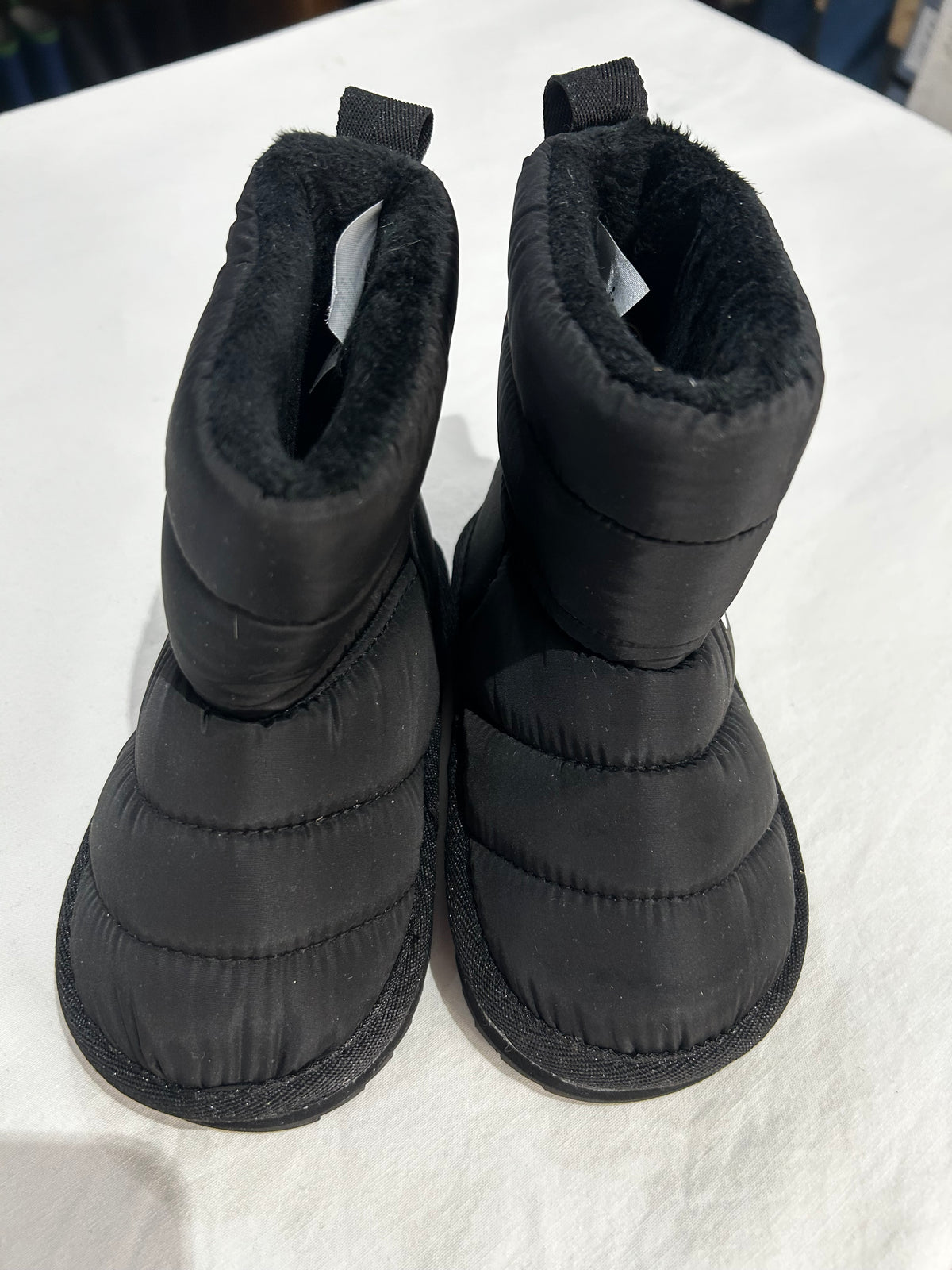 C7-8 black quilted boots