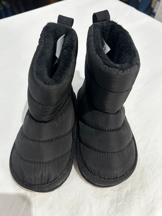 C7-8 black quilted boots