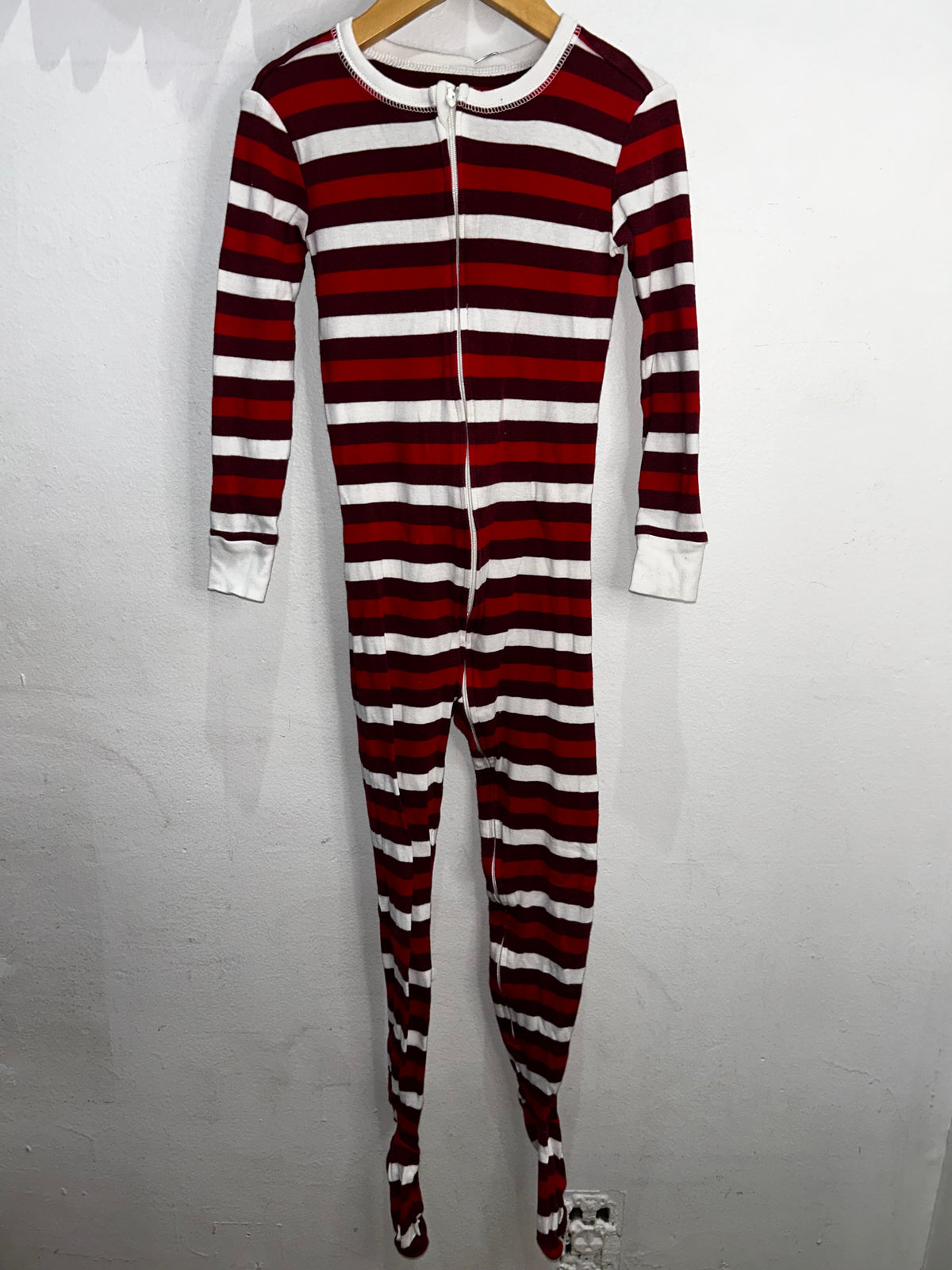 Red striped sleeper 5y